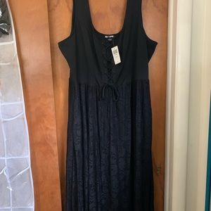 Scull lace black dress